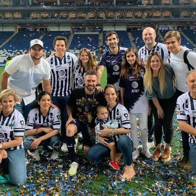 Layún le dedicó un hermoso posteo a su mujer: "Gracias por todo, te amo"