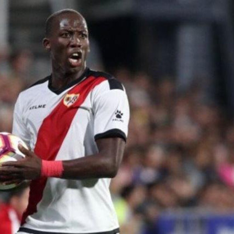 Apareció un nuevo equipo que se encuentra interesado en Luis Advíncula