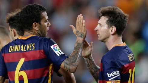 Dani Alves defendió categóricamente a Messi: "Si hay alguien de quien no se puede hablar es de Leo"