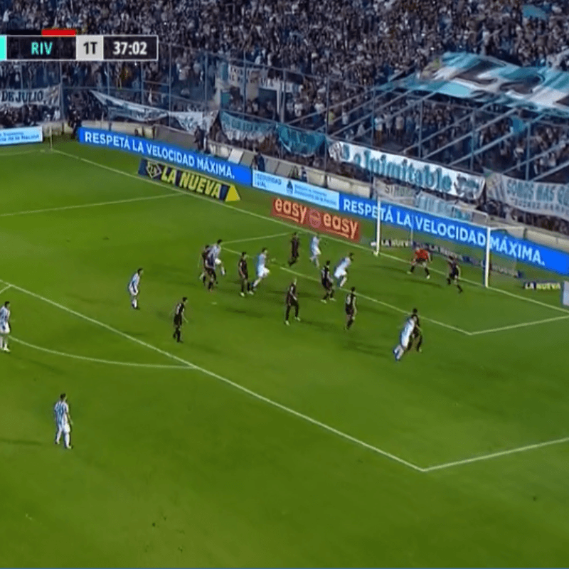 Dos cabezazos en el área y gol: River marcó mal y Toledo puso el segundo de Atlético Tucumán