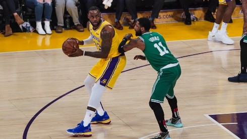 En ESPN reportaron que Kyrie Irving podría reunirse con LeBron en los Lakers