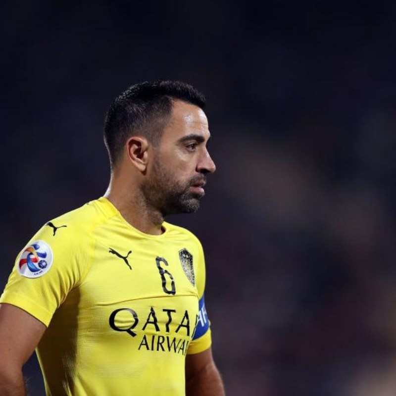 Muy lejos del Barcelona, Xavi se prepara para su debut como entrenador