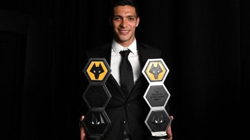 América felicitó a Jiménez por los premios que ganó en Wolves