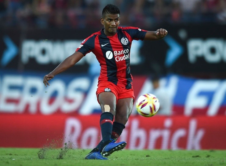 Raúl Loiza, con una temporada igual de discreta a la de San Lorenzo en Argentina.