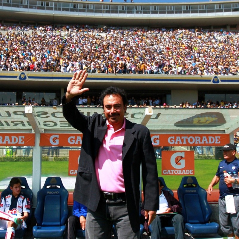 Hugo Sánchez recibió con todo al nuevo Técnico de Pumas