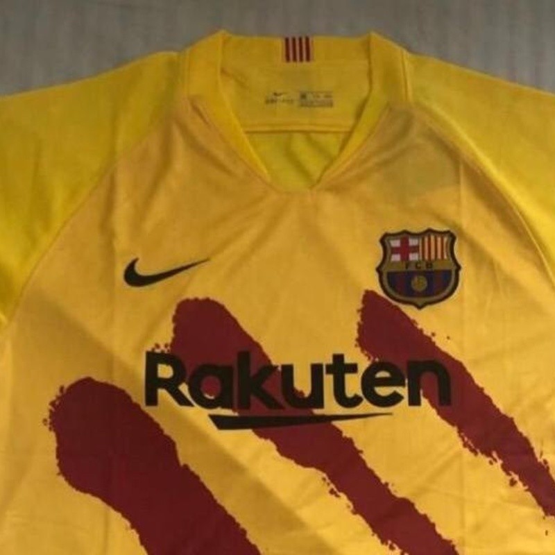 Distinta a todas: la primera foto real de la nueva camiseta de Barcelona