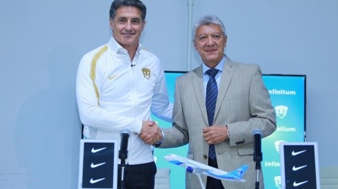 El entrenador español fue presentado por el presidente deportivo Jesús Ramírez