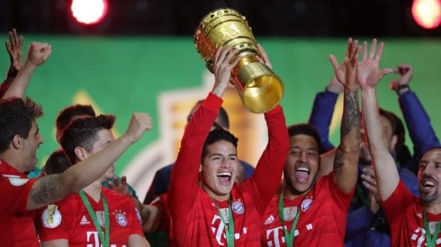 James Rodríguez celebra el título de la DFB Pokal 2019.