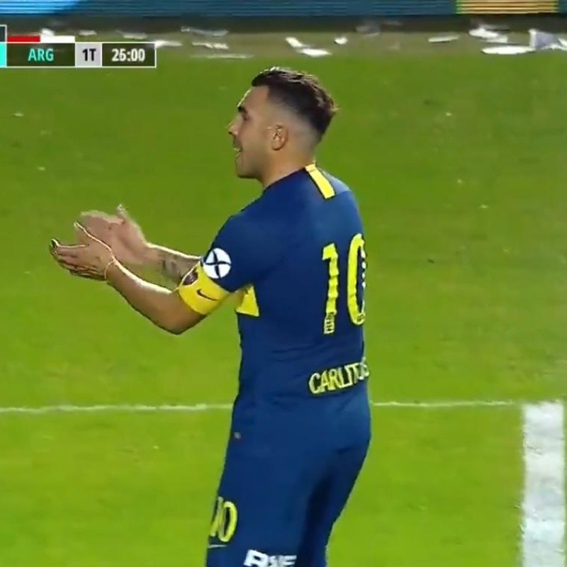 Es un buen compañero: Pavón se perdió el primero de Boca y Tevez lo bancó con una arenga