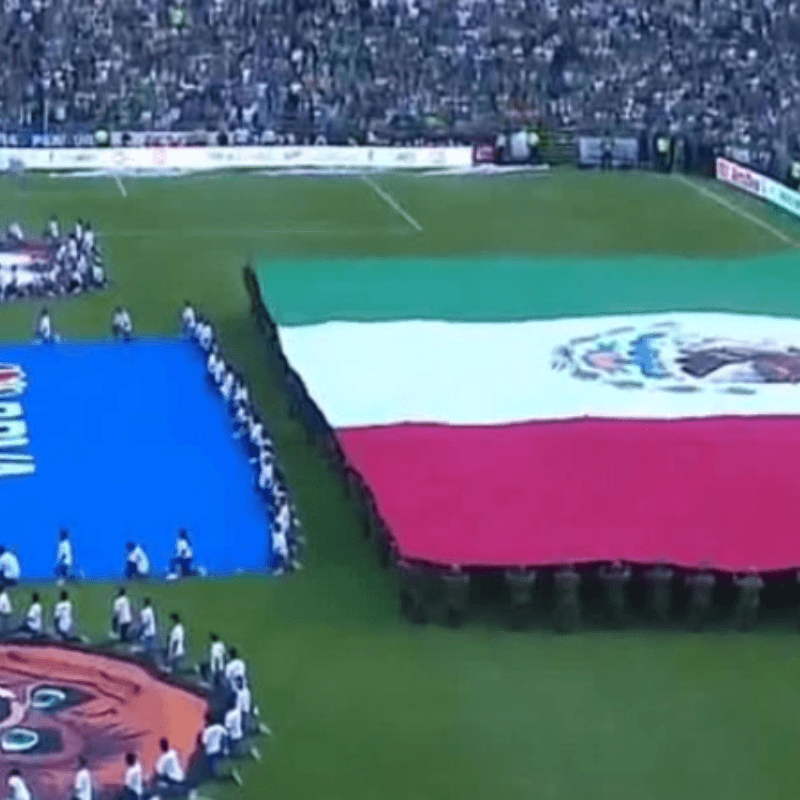 Emocionante Himno nacional en la previa a la Final en León