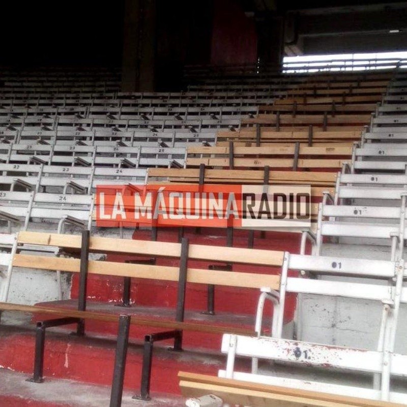 ¿Y esto? Al Monumental le agregaron asientos en los pasillos para la final