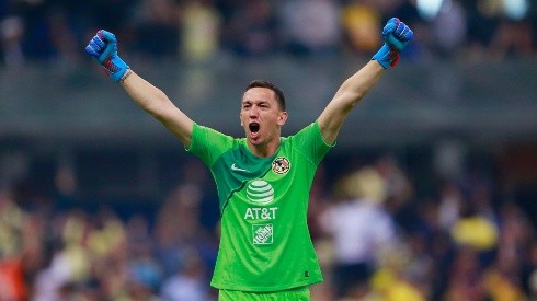 Agustín Marchesín festeja durante el partido de Cuartos de Final ante Cruz Azul.