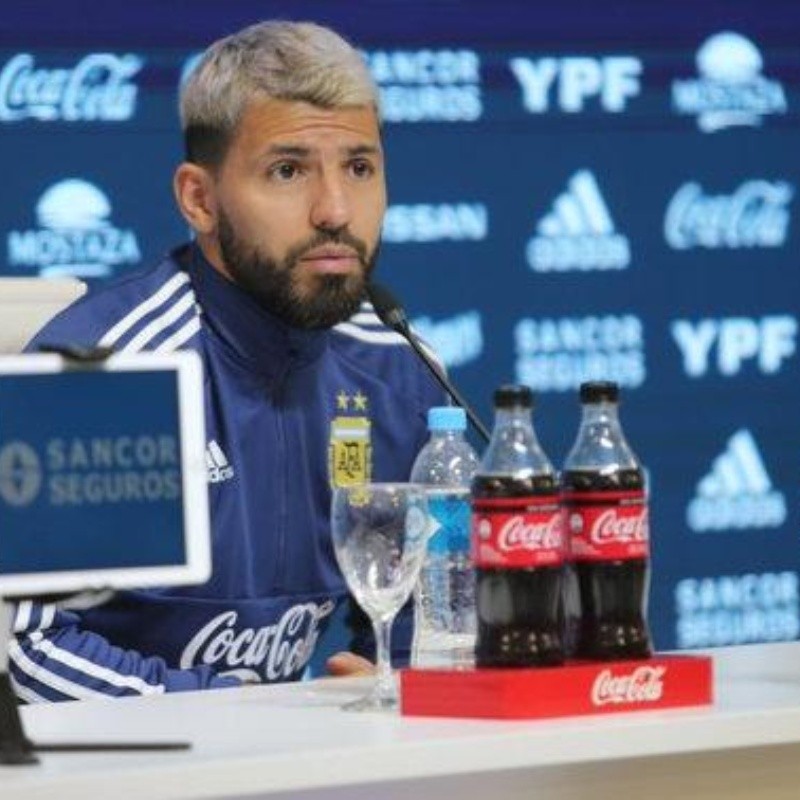 Agüero: "Messi ama a la Selección, deberían darse cuenta"