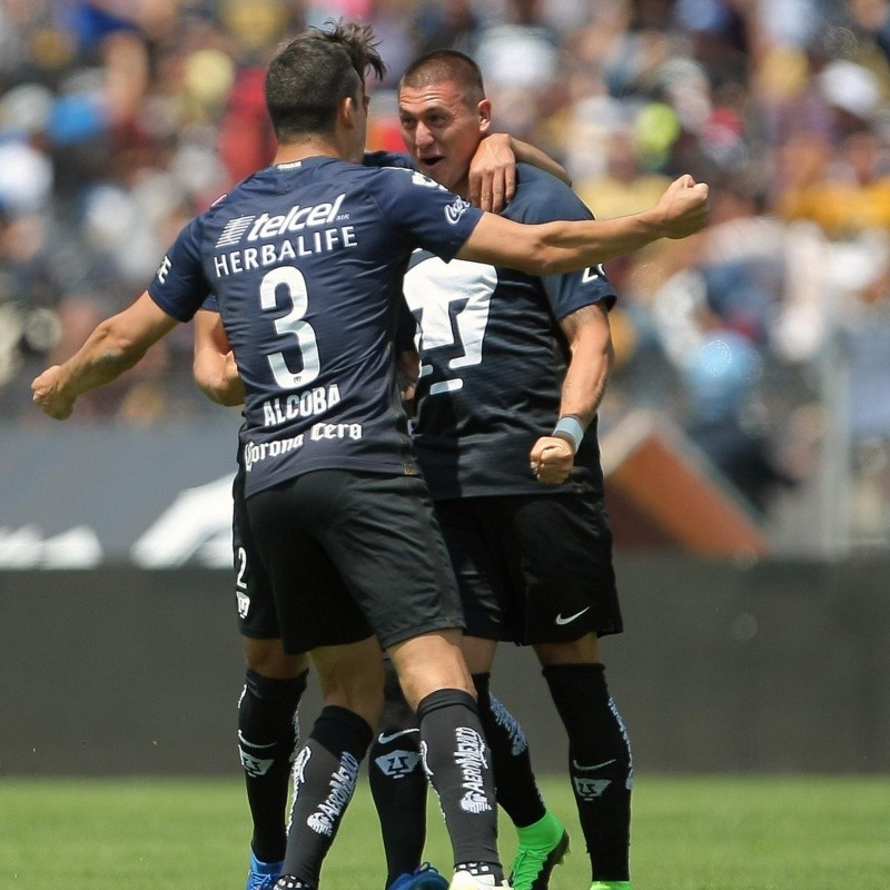 Nico Castillo felicitó a Alcoba por el título de Tigre