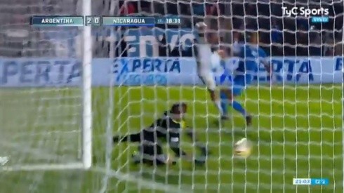 El arquero de Nicaragua en el segundo gol argentino.