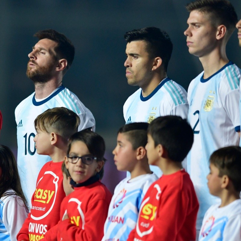 Periodista de TNT Sports: "El único que no canta el himno es Messi..."