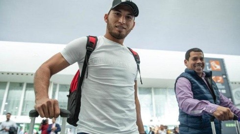 El defensor paraguayo abandonó México la noche del viernes para regresar a su selección