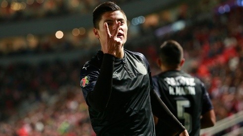 Ronaldo Cisneros vio acción en la victoria del Tri Sub-22 ante China.