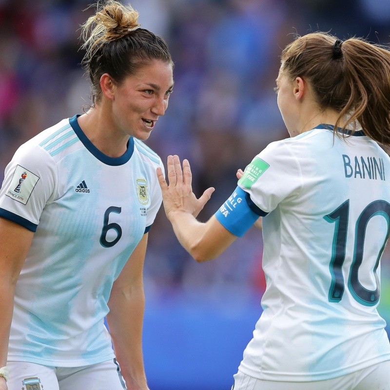 Historia pura: la Selección Argentina debutó en el Mundial empatando ante Japón