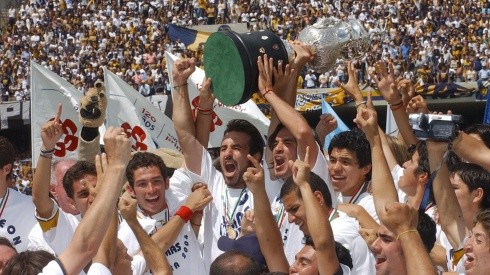 Joaquín Beltrán levantó el trofeo de campeones.