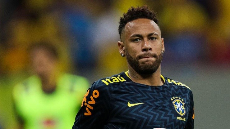 Neymar subió una foto en medio del debut de Brasil y mostró cómo está su tobillo