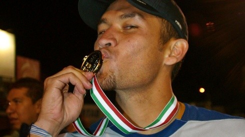 Galindo cumplió su sueño al conquistar el bicampeonato en 2004 con Pumas