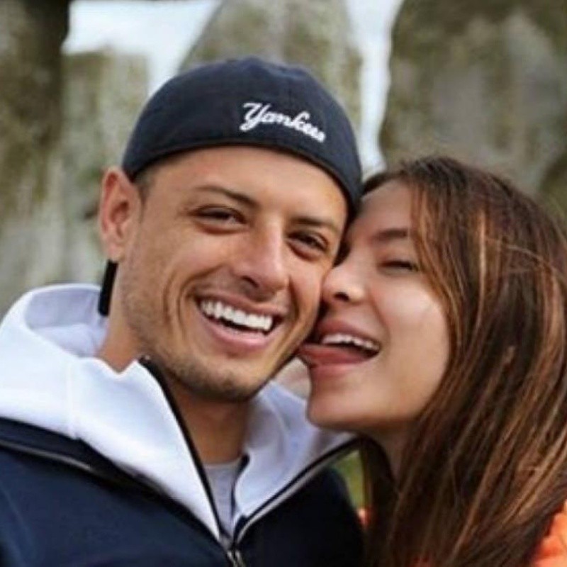 Desde todo el mundo saludaron a Chicharito por el nacimiento de su hijo