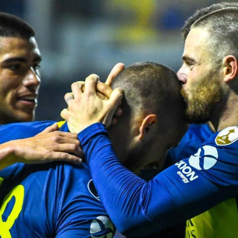 Nández se encontró con el clon de un jugador de Boca en la tribuna y lo troleó en Instagram