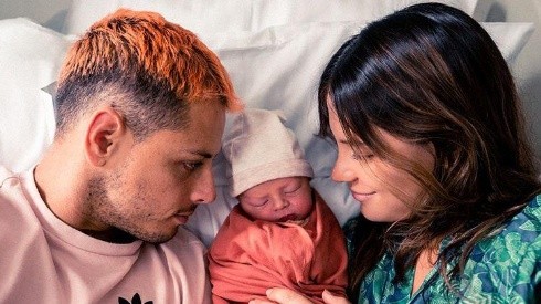 La tierna historia de Chicharito Hernández con la pequeña mano de su nuevo hijo