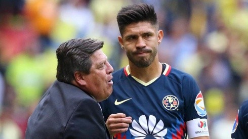 Herrera le dijo que "no era un referente de América" y Oribe Peralta respondió con mucha altura