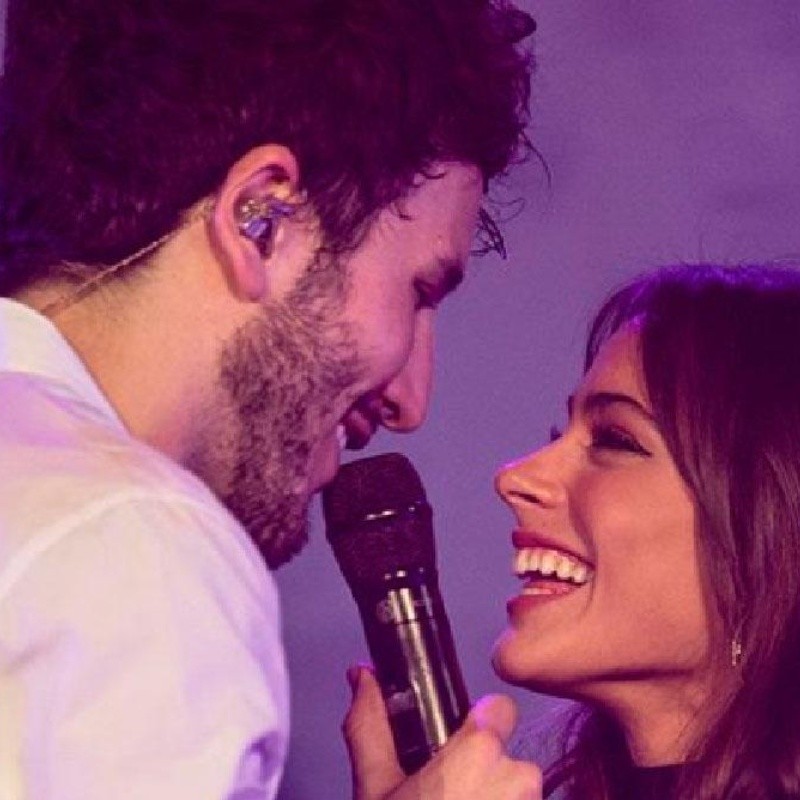 Tini subió foto a Instagram con un vestido para matar y Yatra le clavó unos emojis