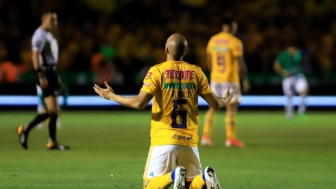 Jorge Torres Nilo en el partido de Tigres.