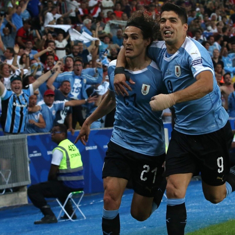 ¡Uruguay nomás! Cavani se vistió de héroe y le dio el primer puesto ante Chile