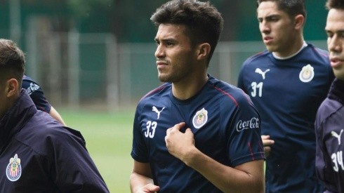 Ulises Dávila continúa entrenando con Chivas