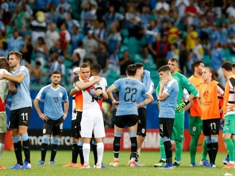 El emotivo abrazo entre Yotún y Rodríguez en el Uruguay vs Perú