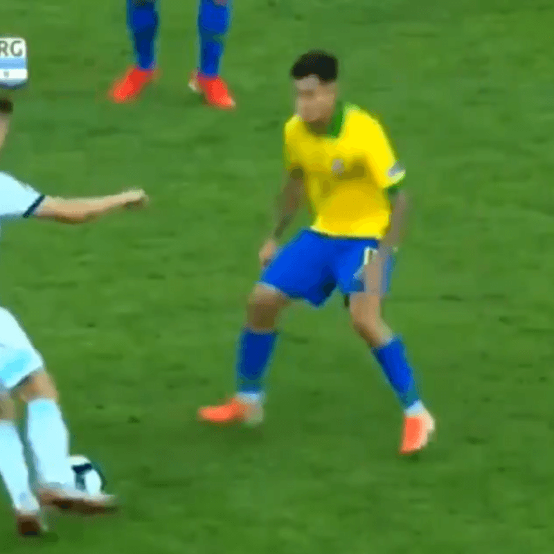 Video que explotó: Foyth dejó en ridículo a Coutinho