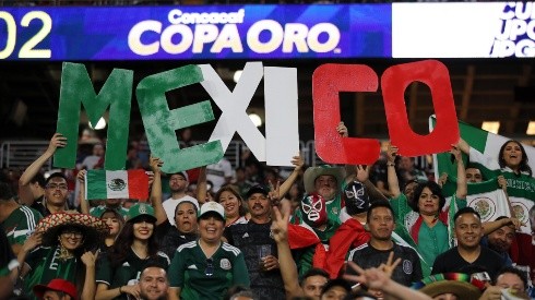 La afición mexicana ovacionó a un periodista
