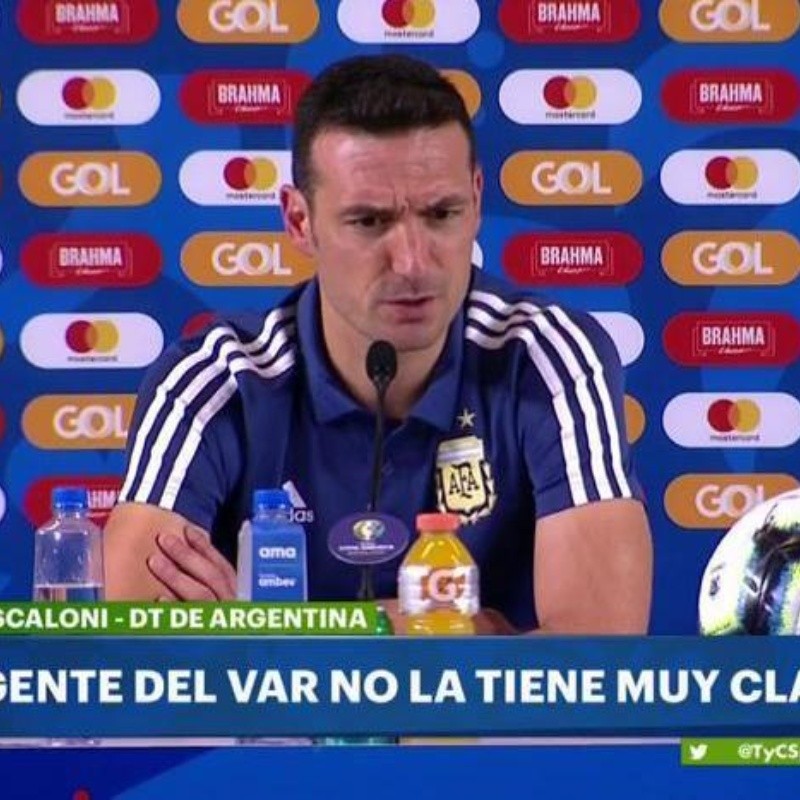 Scaloni: "No la tienen clara todavía los del VAR"