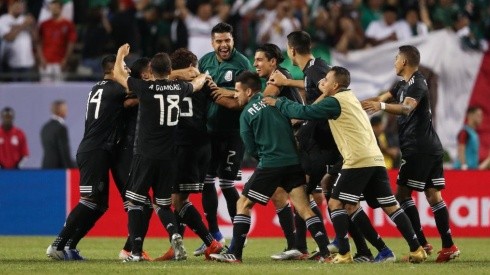 México celebrando el campeonato.