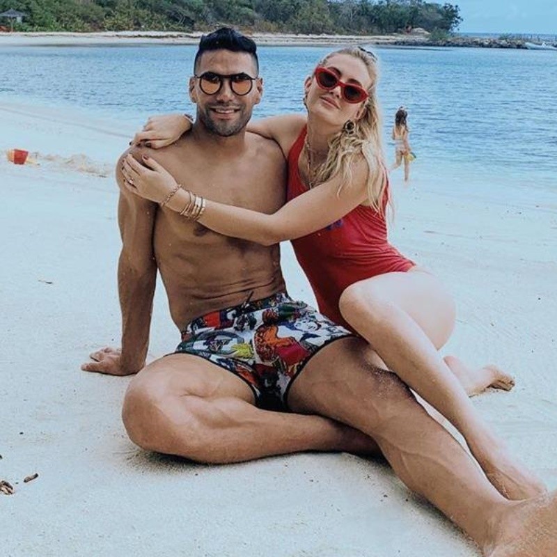 ¡Uff, qué hombre! Falcao y sus mujeres siguen de vacaciones