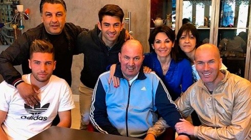 La familia Zidane junto a Farid. (Instagram)