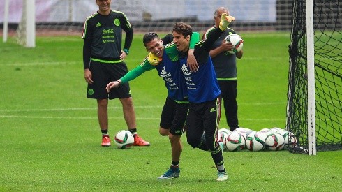 Moreno y Ochoa, grandes amigos en la selección de México. (Foto: Jam)