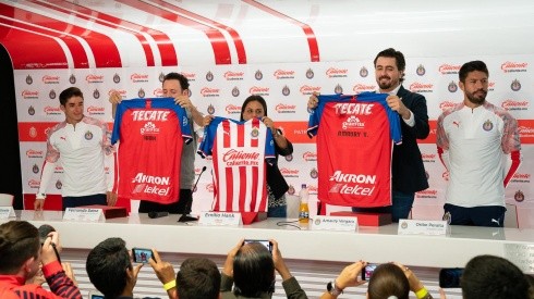 Chivas presentó a Caliente como nuevo patrocinador