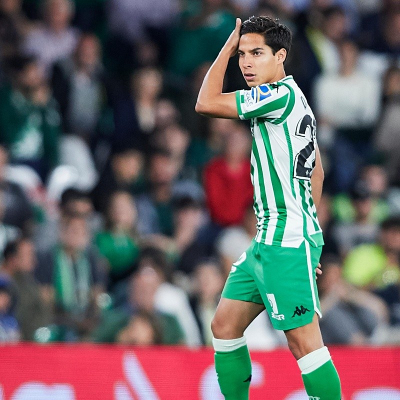 ¿Qué chances tiene Diego Lainez de ser titular en el Real Betis?