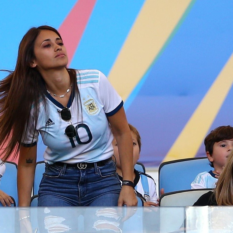 Antonela Roccuzzo se puso un enterito blanco, Messi la vio, la agarró y subió fotito a Instagram