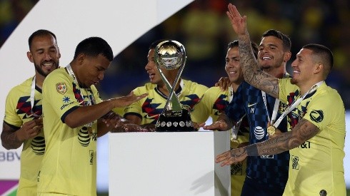 América presumió el trofeo de Campeón de Campeones