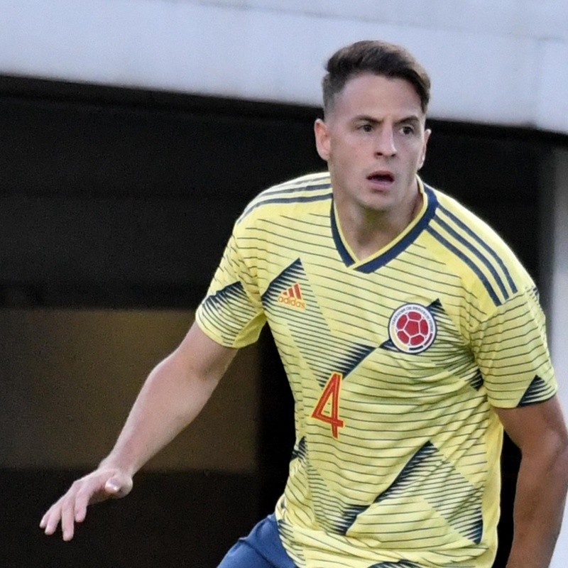 Luego de no llevarlo a la pretemporada, Atlético Madrid le impuso una tarea a Santiago Arias