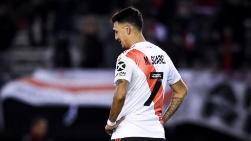 NO LO PUEDE CREER. Matías Suárez mira el punto penal tras el gol errado (Foto: Getty).