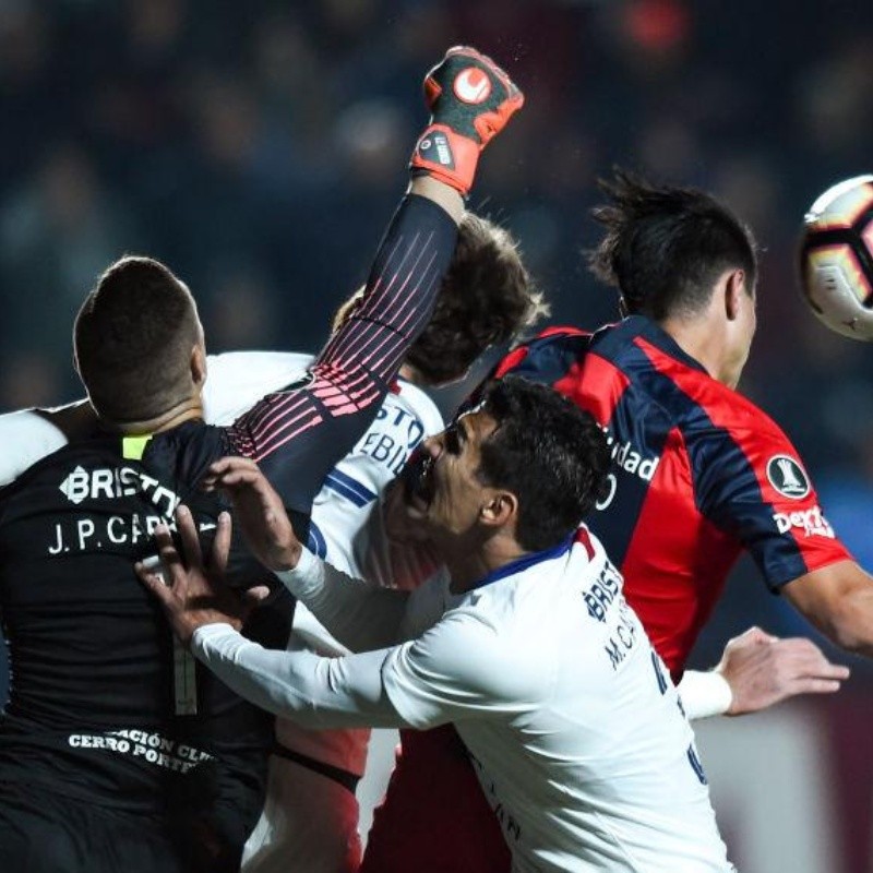 Cerro Porteño aguantó con diez y San Lorenzo no pudo sacar ventaja de local