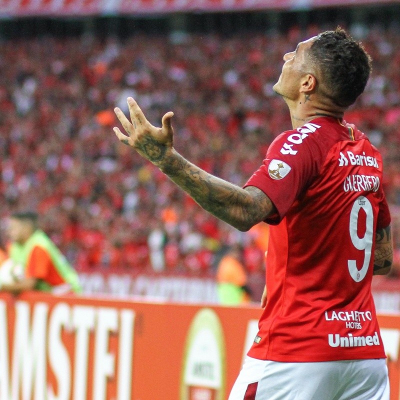 Paolo Guerrero pasó a Teófilo Cubillas como goleador peruano en Copas Libertadores